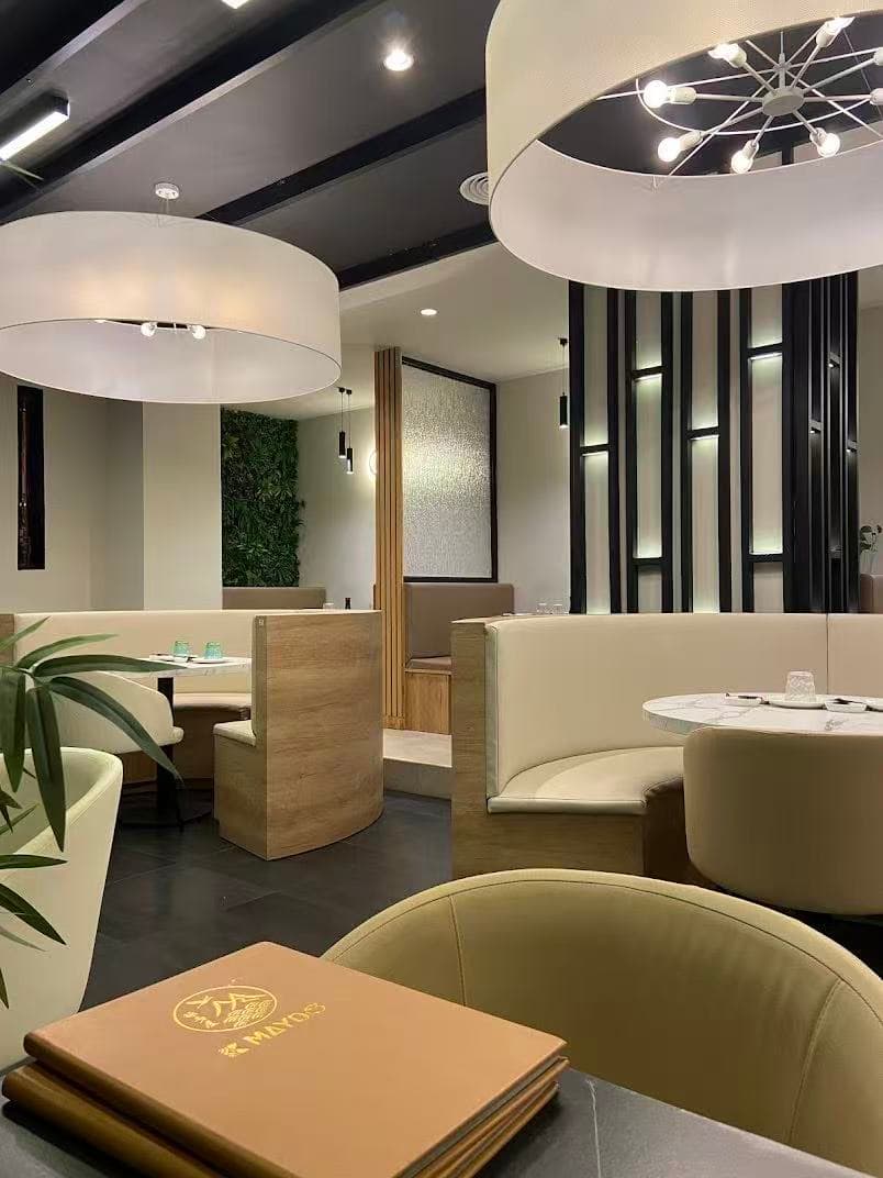 Restaurant ambiance